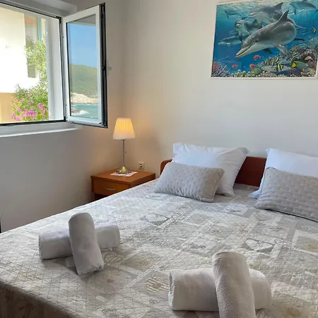 Buratovic Apartamento *